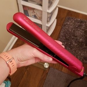 NuMe hair Straightener